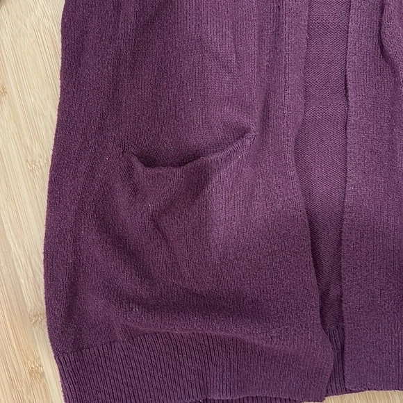 Maroon cardigan - Picture 2 of 7